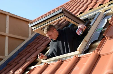 Pose de fenêtres de toit Velux à Montoulieu
